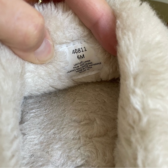 Minnetonka Shar Beige Suede Cream Fur Trim Rubber Sole Slippers Womens Size 6 - Picture 8 of 8